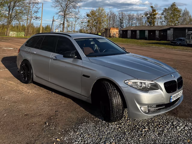 BMW 5 серії - фото 2