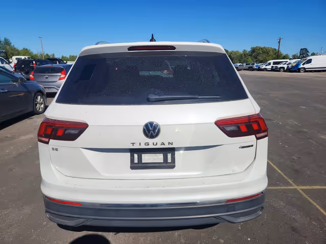 Volkswagen Tiguan - фото 4