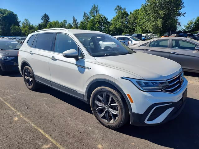 Volkswagen Tiguan - фото 3