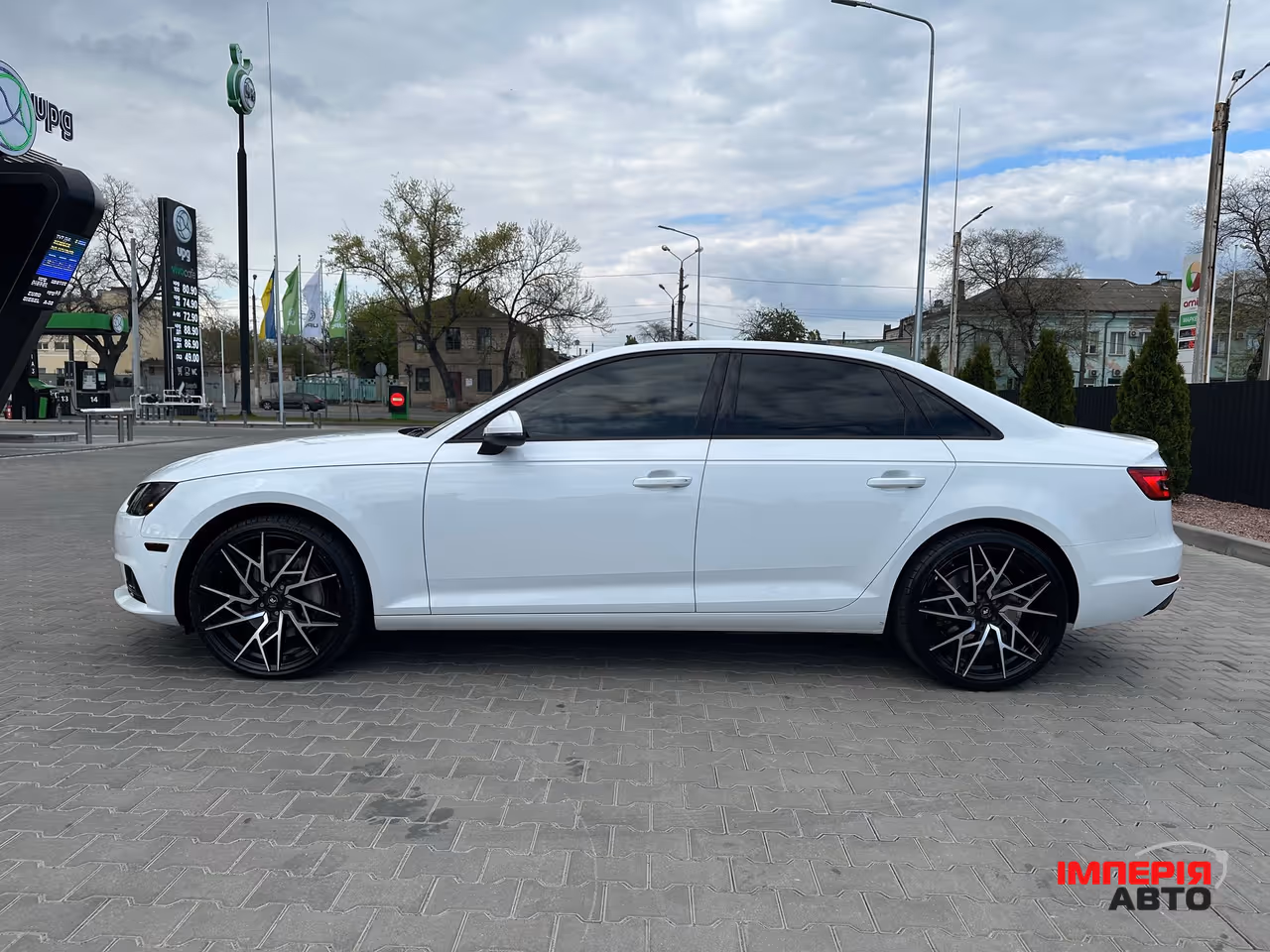 Audi A4 - фото 3