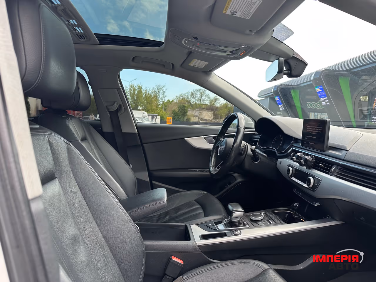 Audi A4 - фото 12