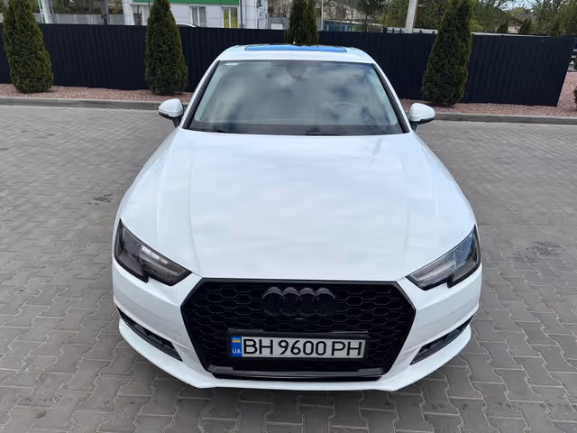 Audi A4 - фото 1