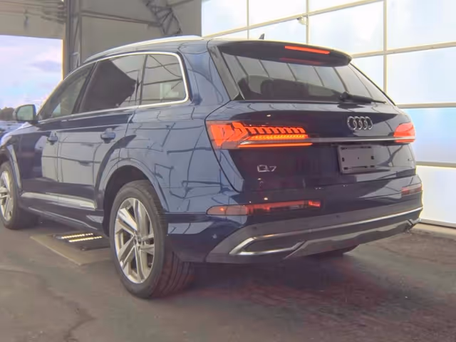 Audi Q7 - фото 3