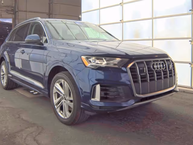 Audi Q7 - фото 1