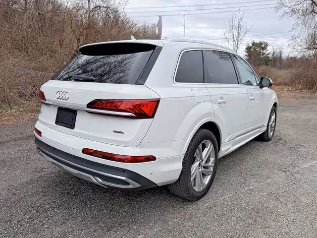 Audi Q7 - фото 3