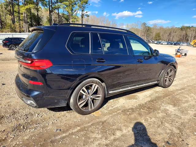 BMW X7 - фото 2