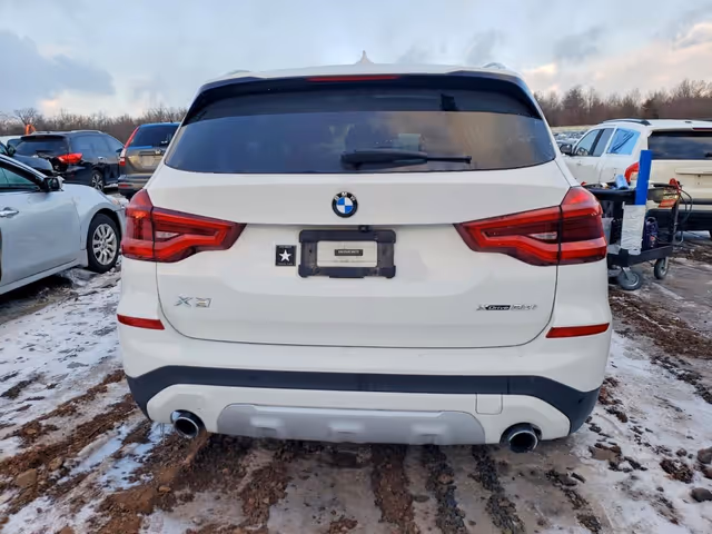 BMW X3 - фото 5