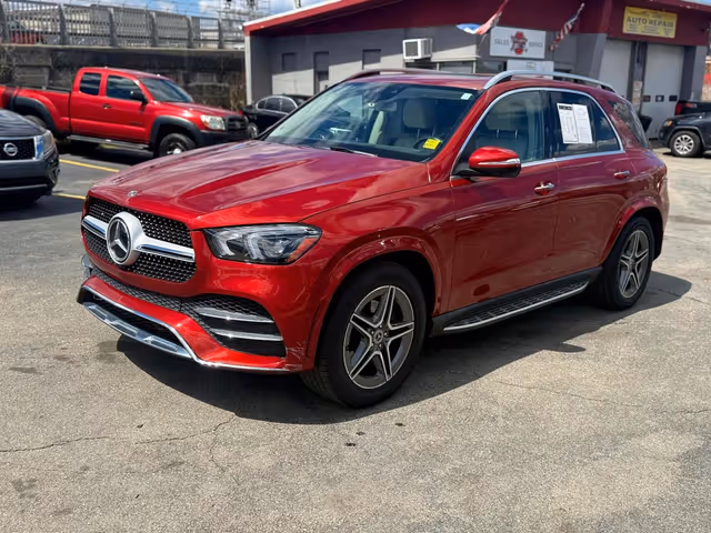 Mercedes-Benz GLE - фото 1