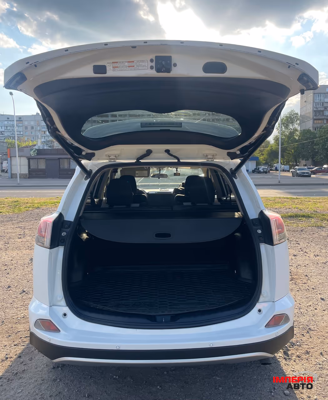 Toyota RAV4 - фото 14