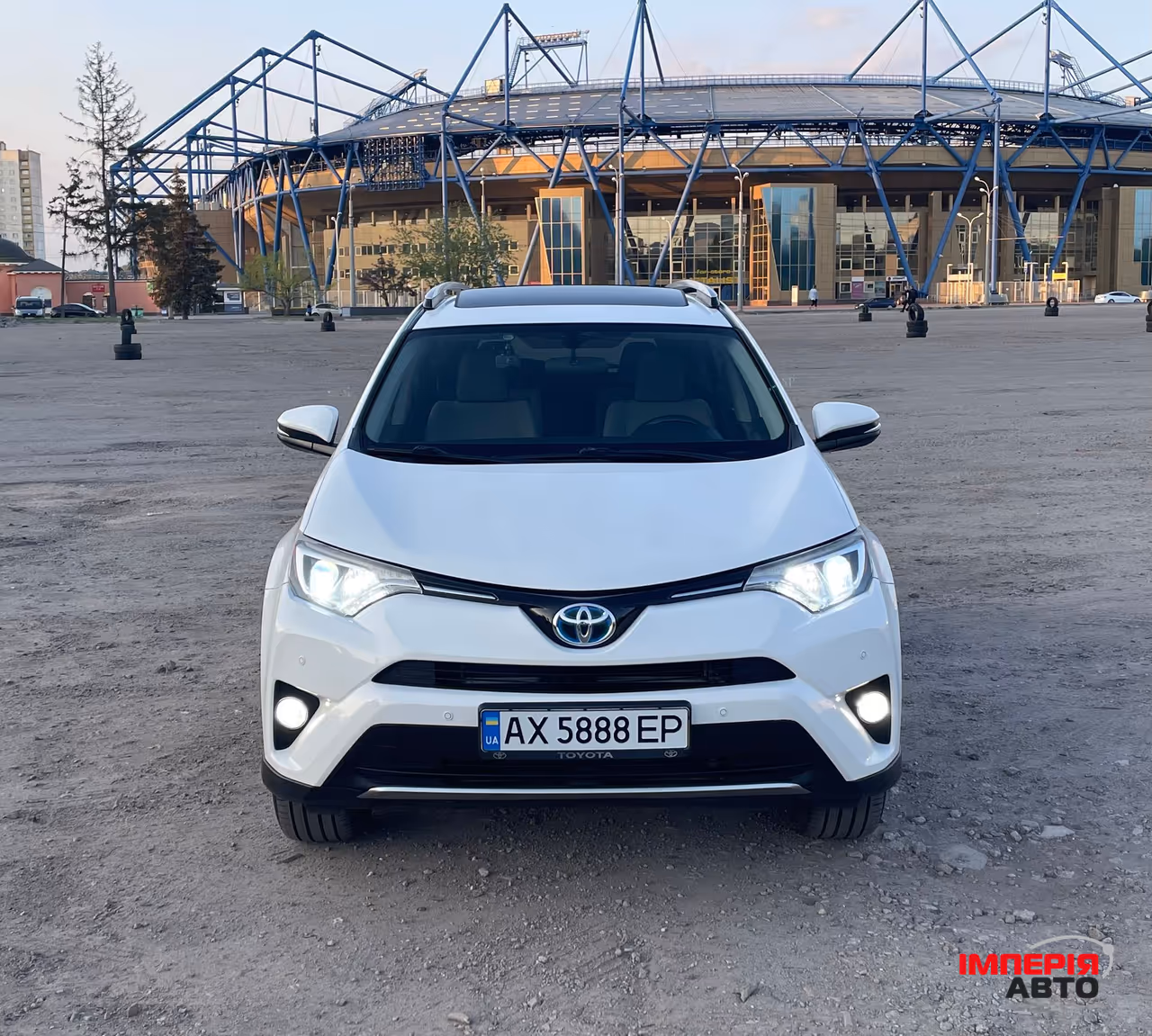 Toyota RAV4 - фото 2