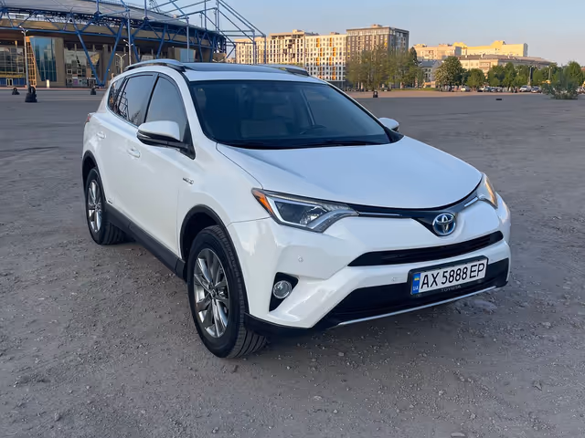 Toyota RAV4 - фото 3