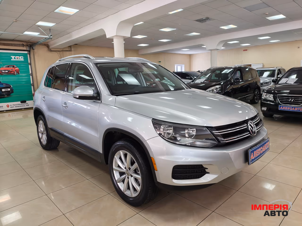 Volkswagen Tiguan - фото 1