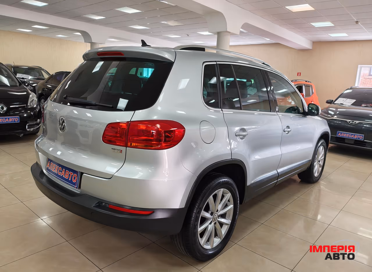 Volkswagen Tiguan - фото 6