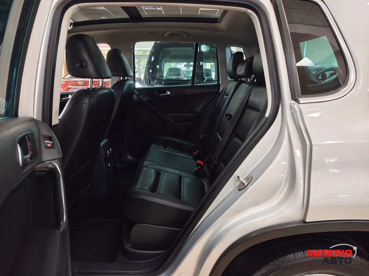 Volkswagen Tiguan - фото 7