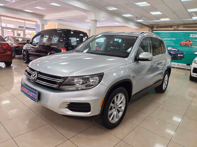 Volkswagen Tiguan - фото 3