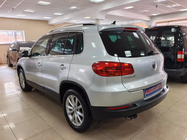 Volkswagen Tiguan - фото 5