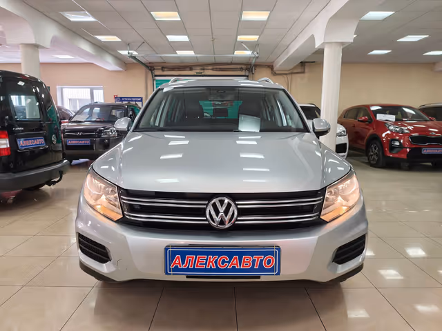 Volkswagen Tiguan - фото 2