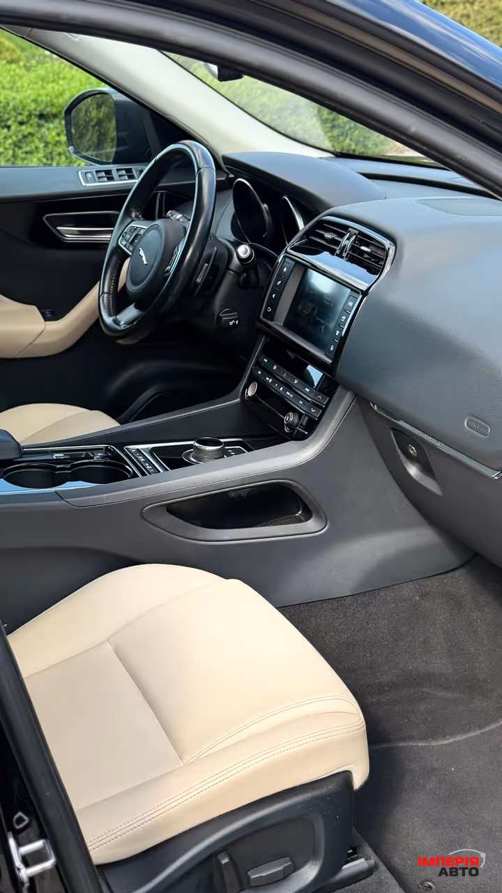 Jaguar F-Pace - фото 20