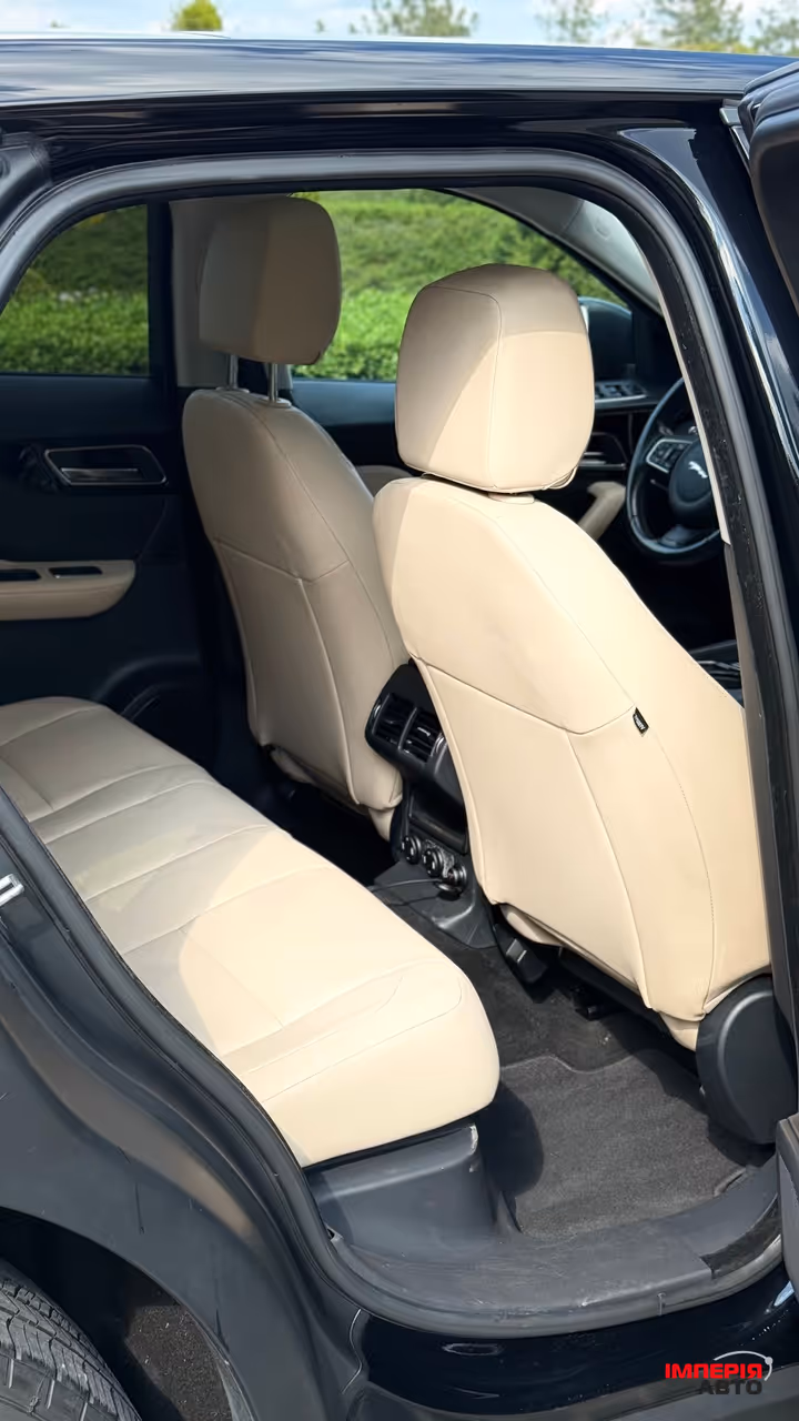 Jaguar F-Pace - фото 17