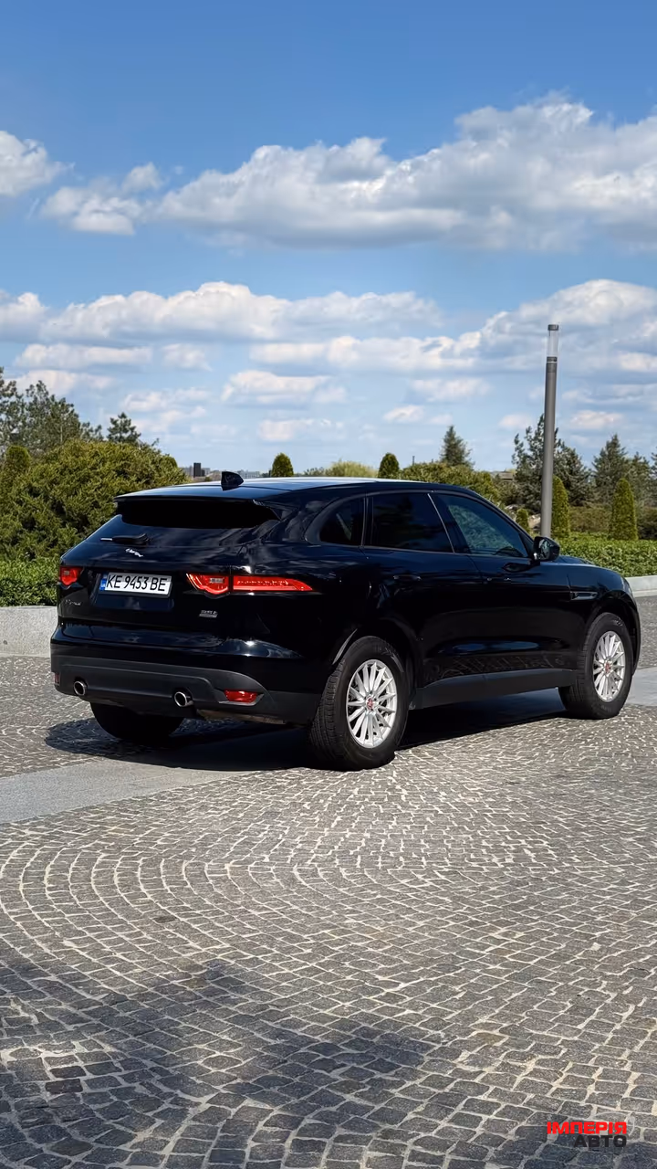 Jaguar F-Pace - фото 8