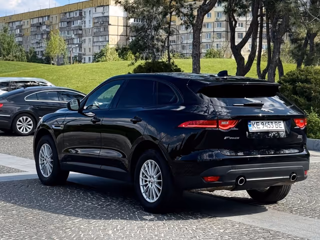 Jaguar F-Pace - фото 5