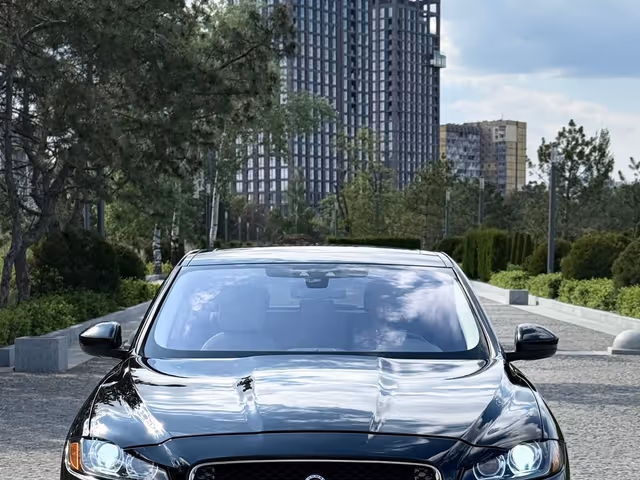 Jaguar F-Pace - фото 3
