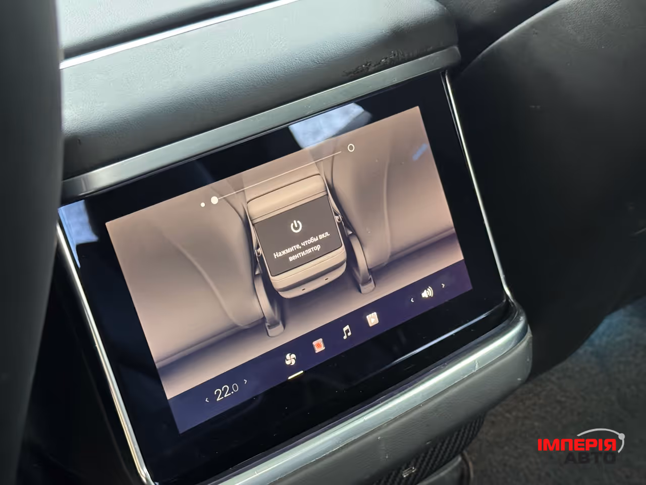 Tesla Model S - фото 32