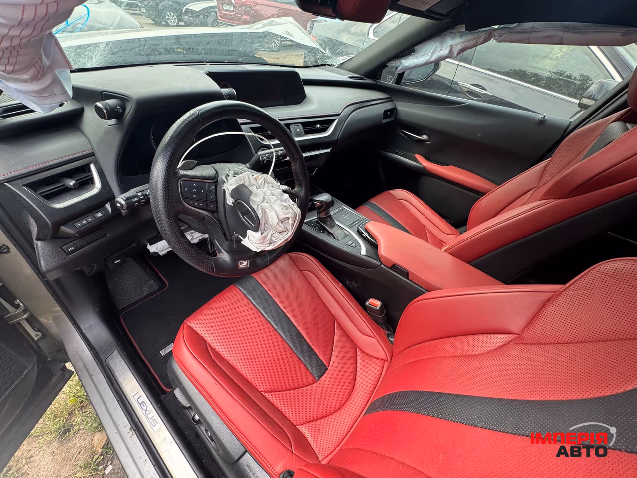 Lexus UX - фото 29