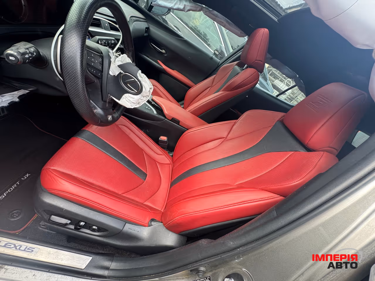 Lexus UX - фото 25