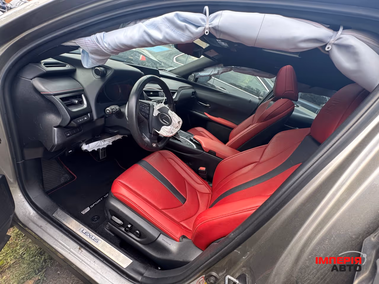 Lexus UX - фото 30