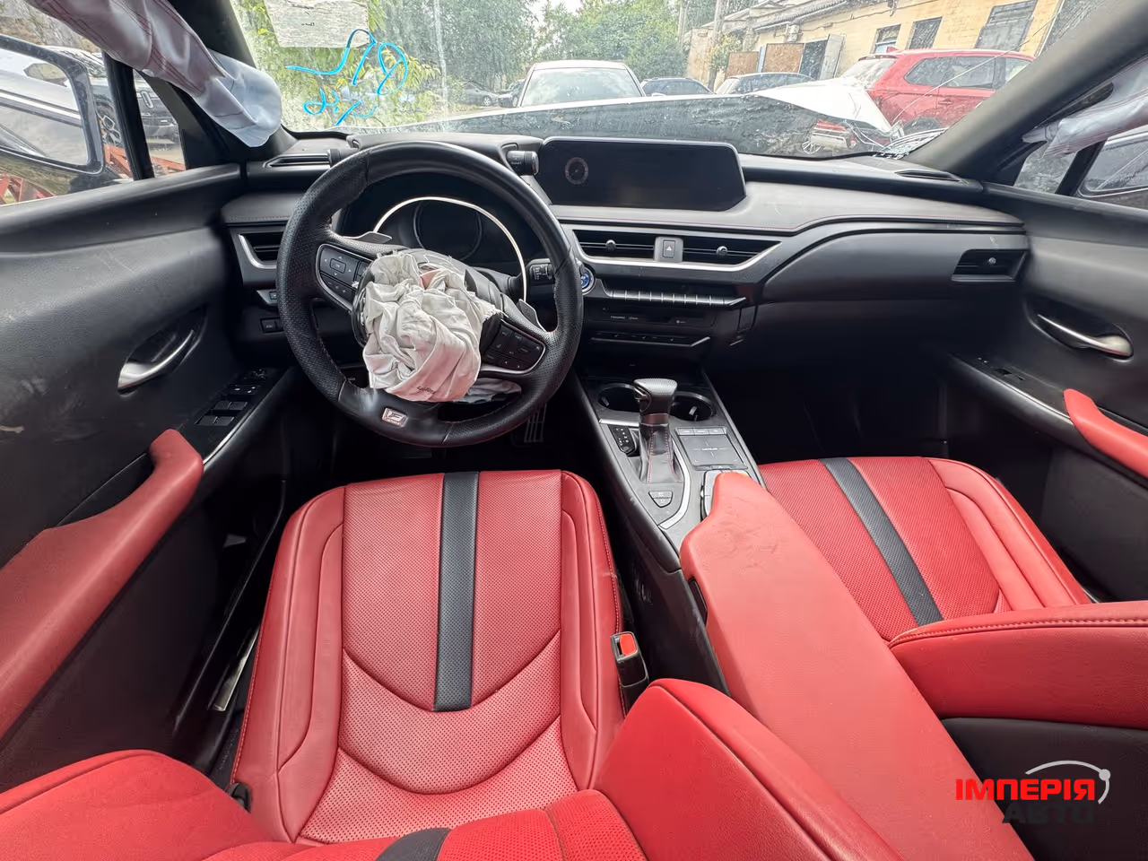 Lexus UX - фото 23