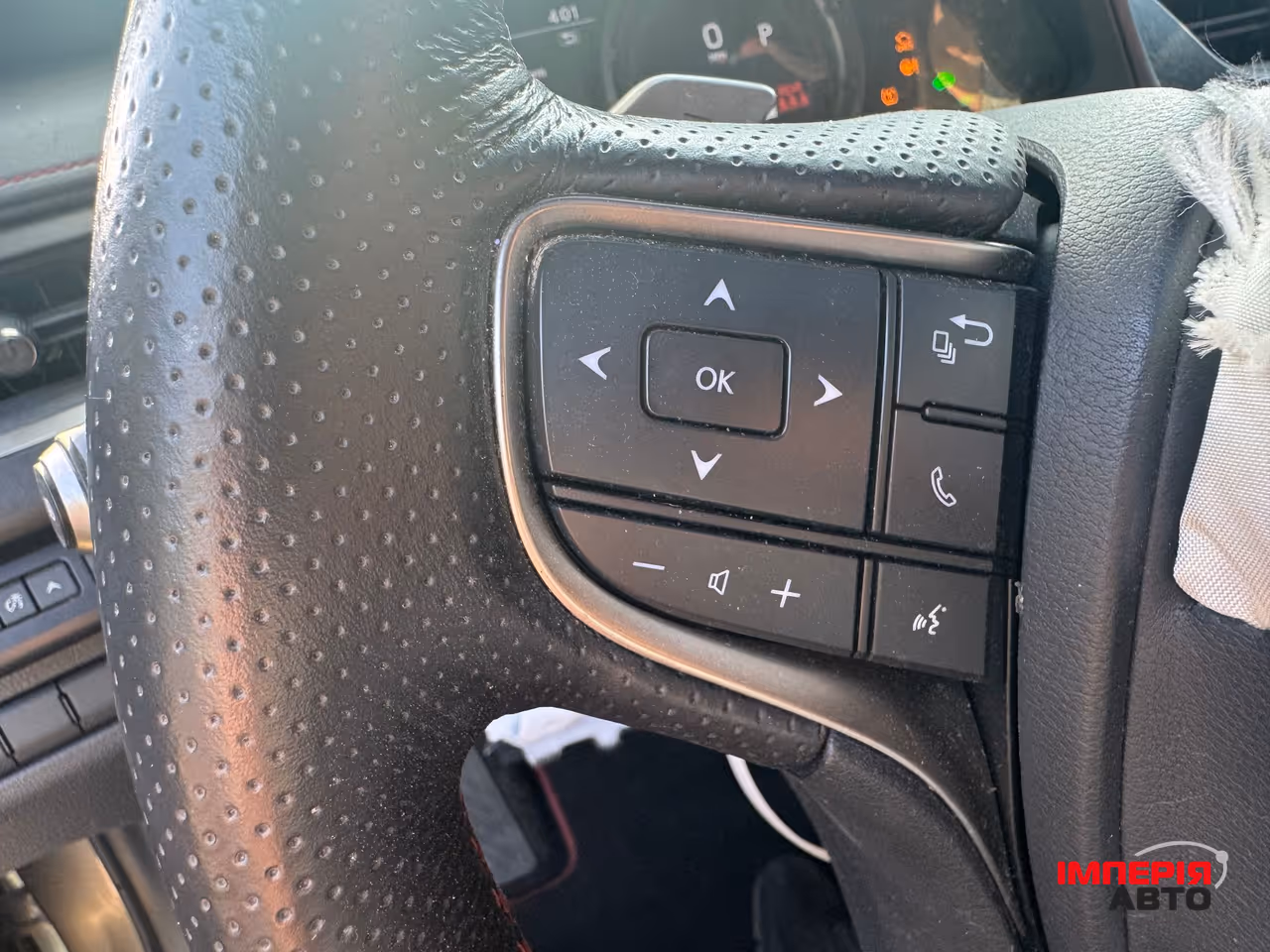 Lexus UX - фото 7