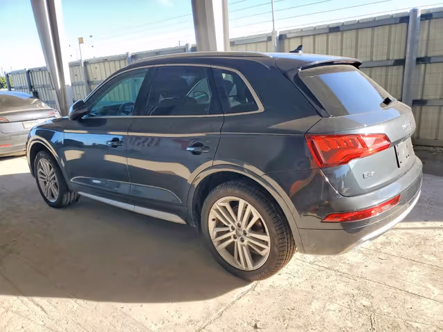 Audi Q5 - фото 3
