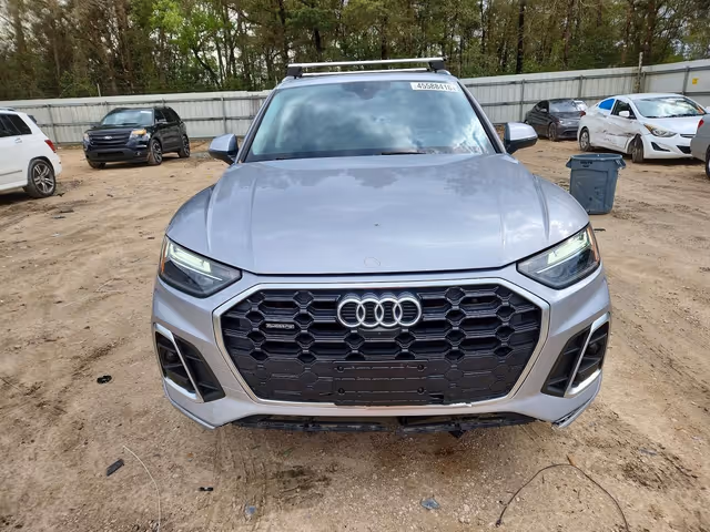 Audi Q5 - фото 1