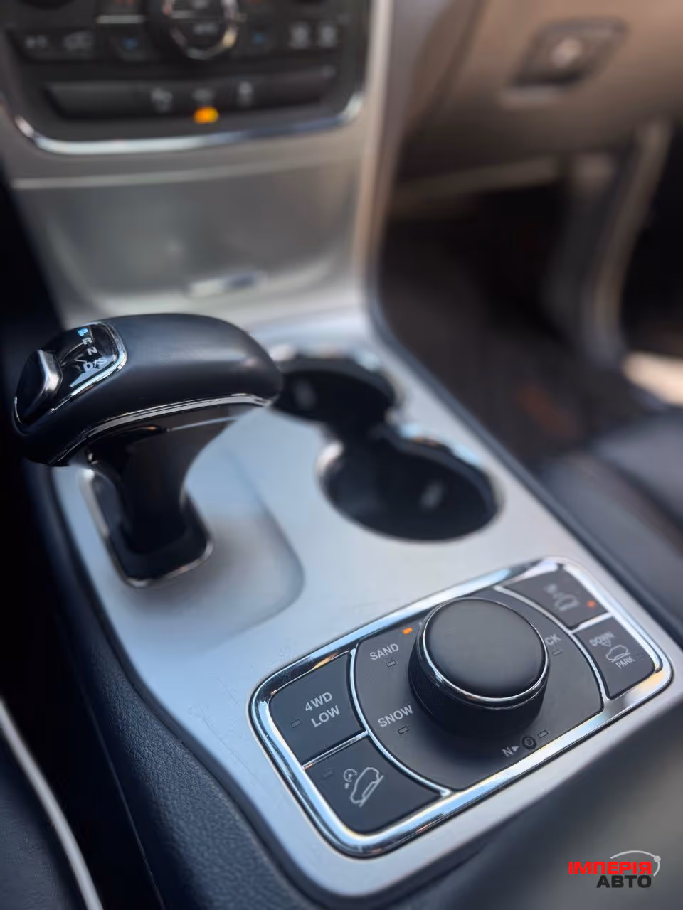 Jeep Grand Cherokee - фото 24