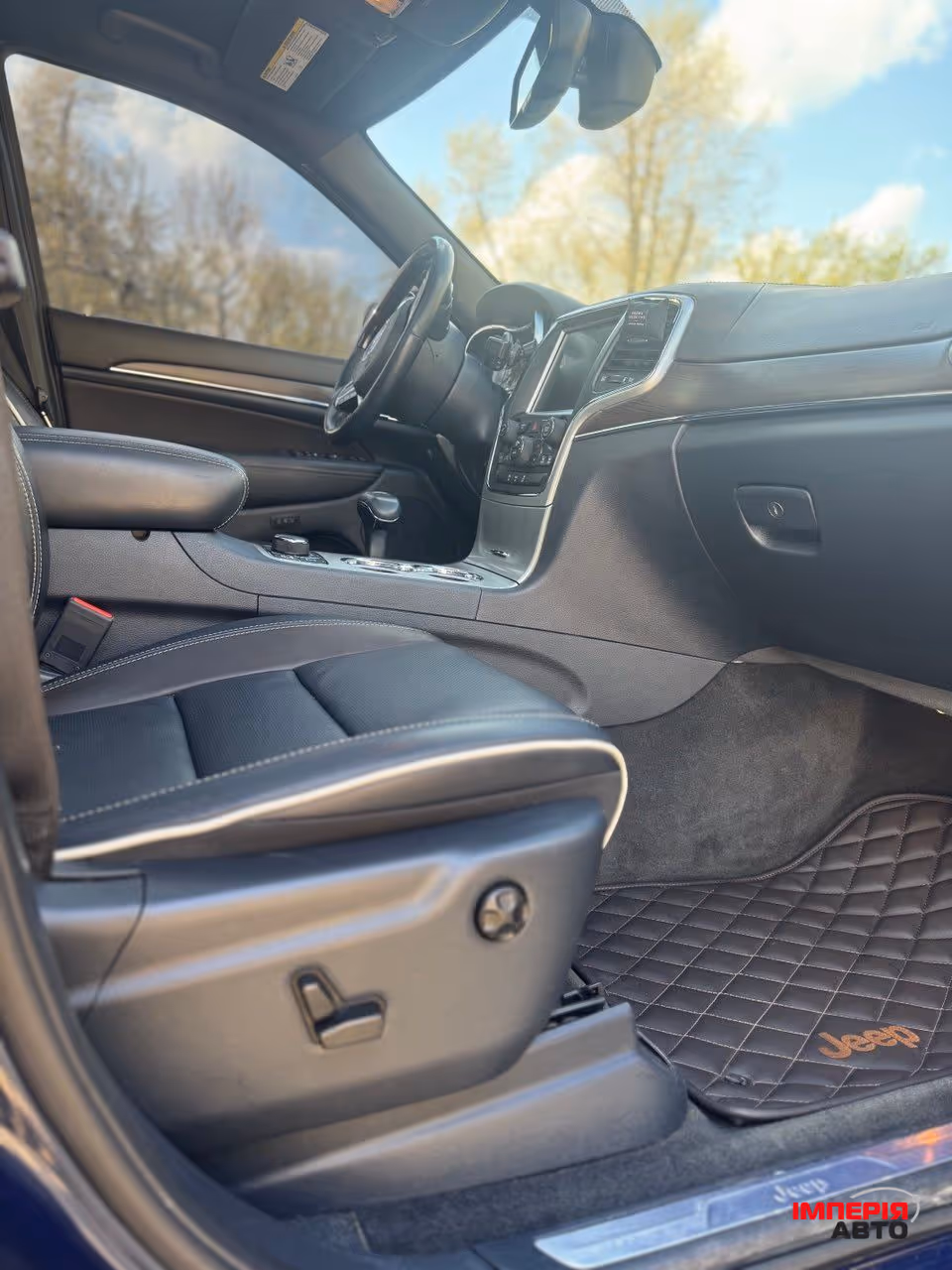 Jeep Grand Cherokee - фото 12