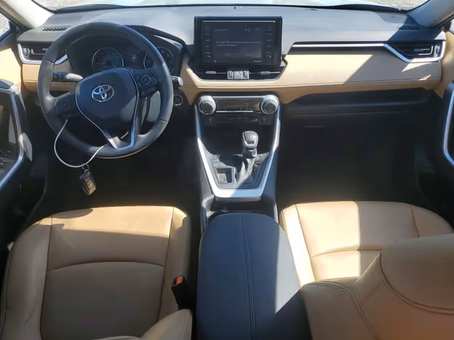 Toyota RAV4 - фото 5