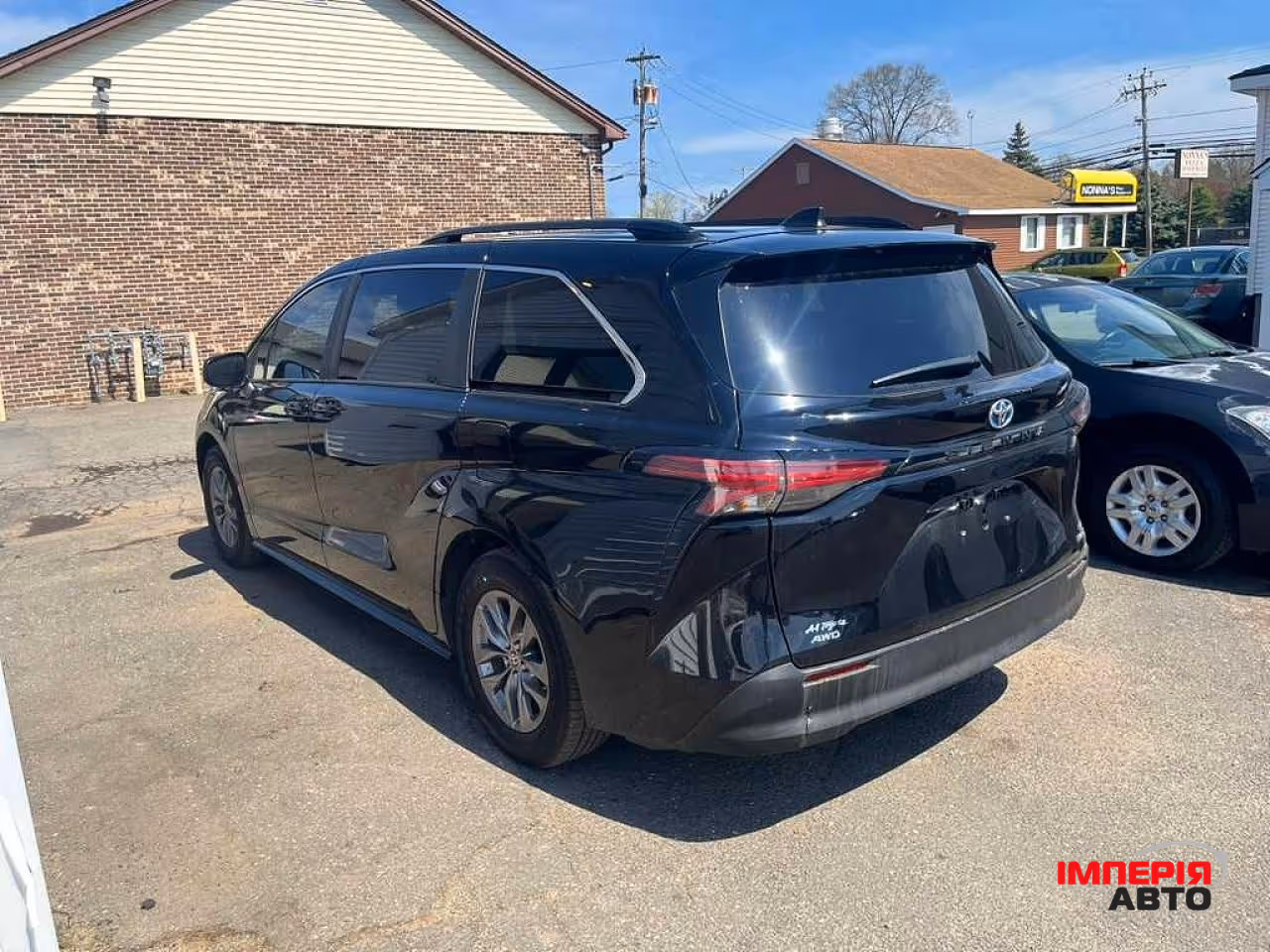Toyota Sienna - фото 3