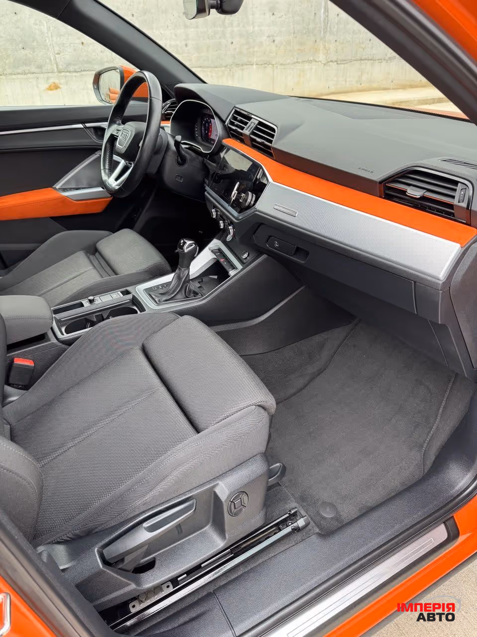 Audi Q3 - фото 13