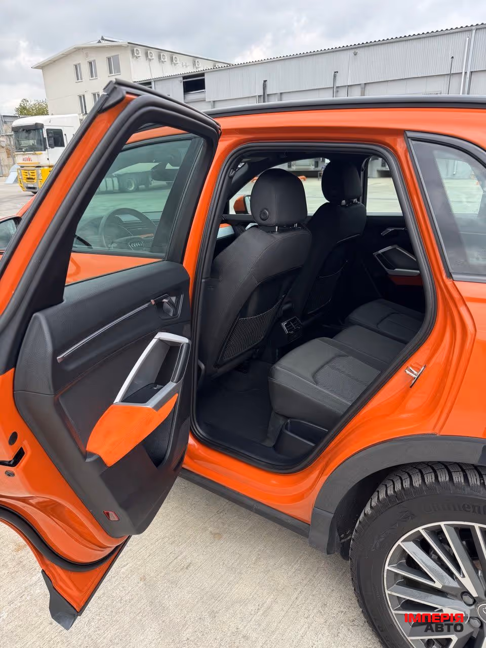 Audi Q3 - фото 8