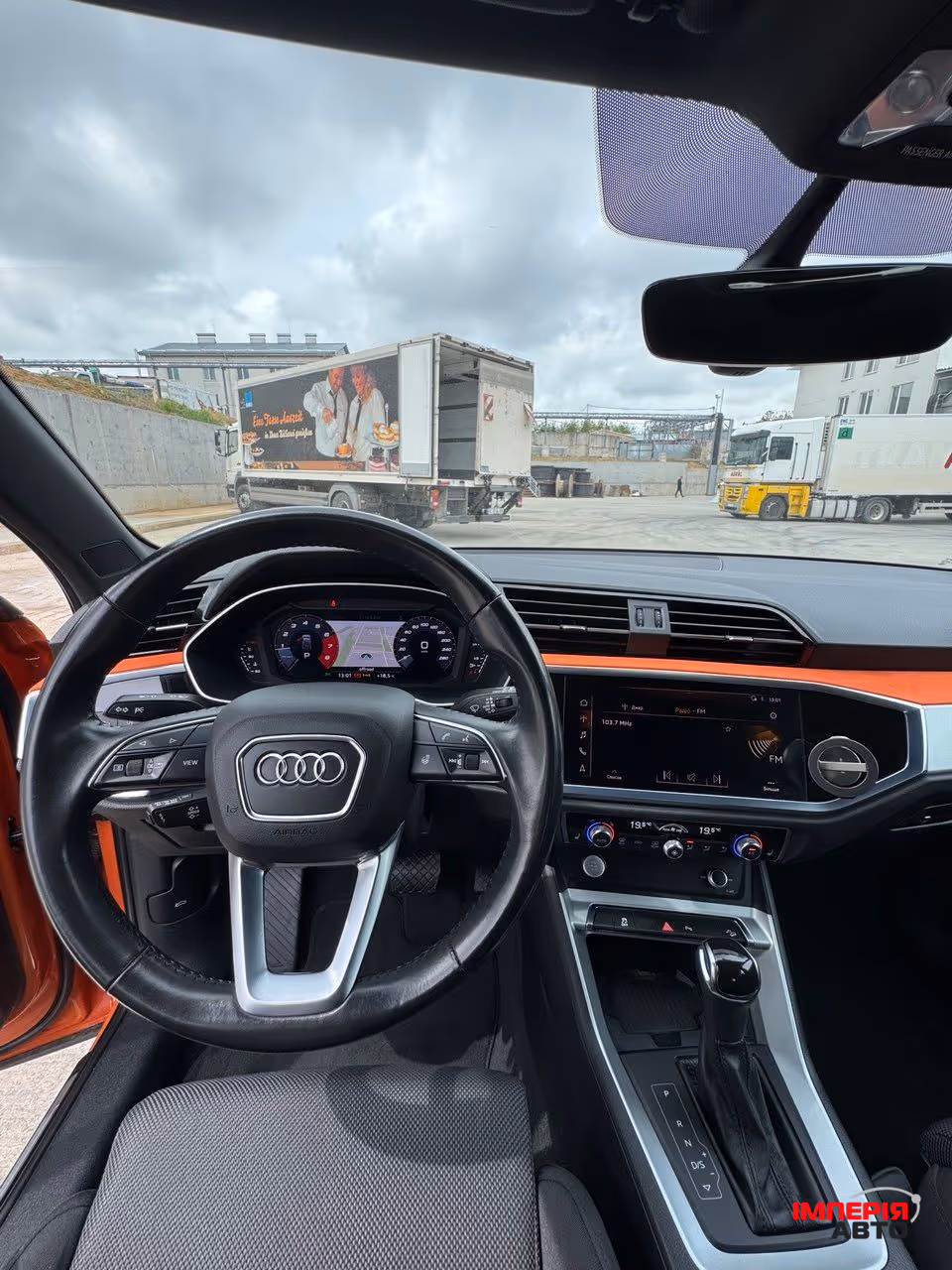 Audi Q3 - фото 15