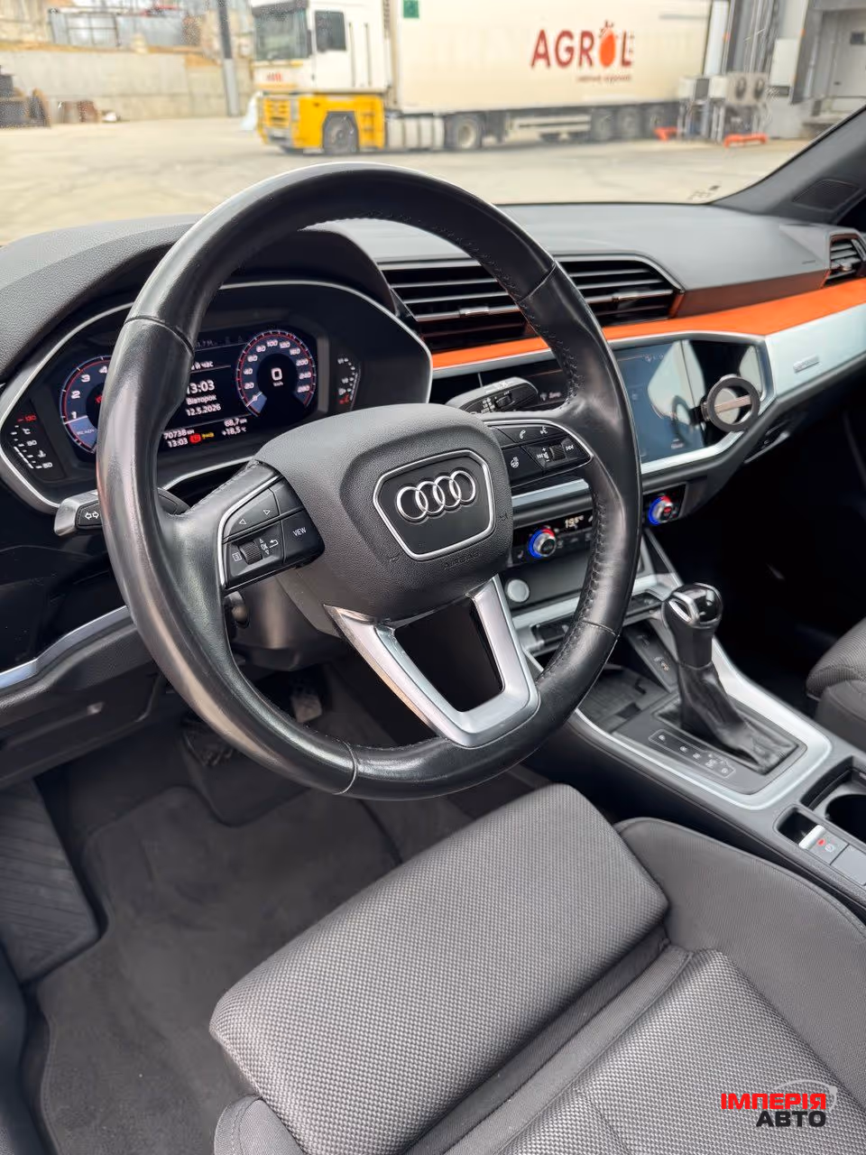 Audi Q3 - фото 16