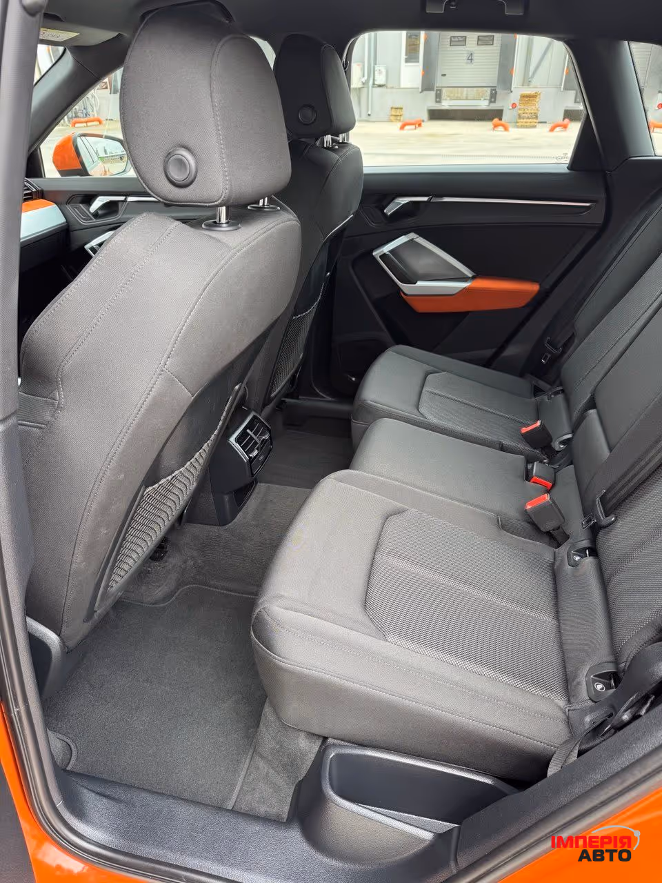 Audi Q3 - фото 9