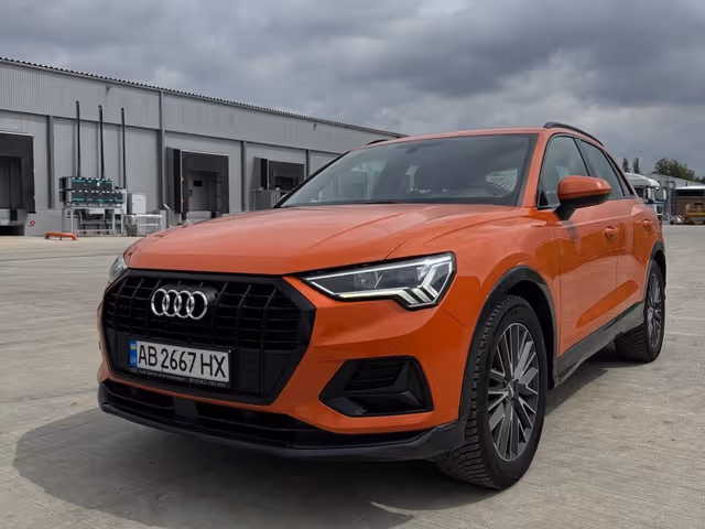 Audi Q3 - фото 1