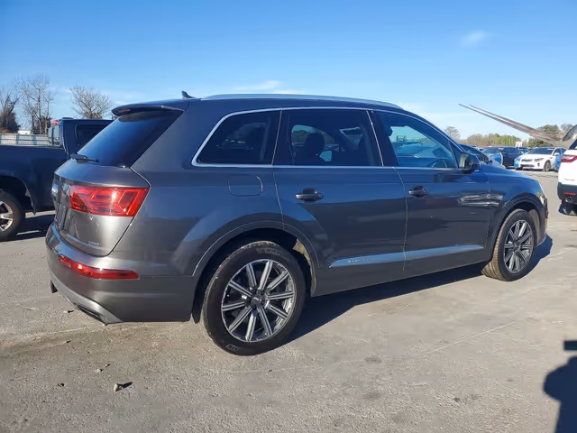 Audi Q7 - фото 4