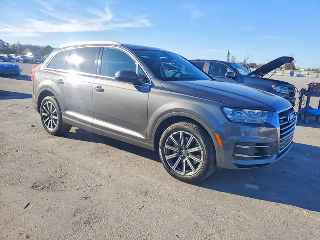 Audi Q7 - фото 2
