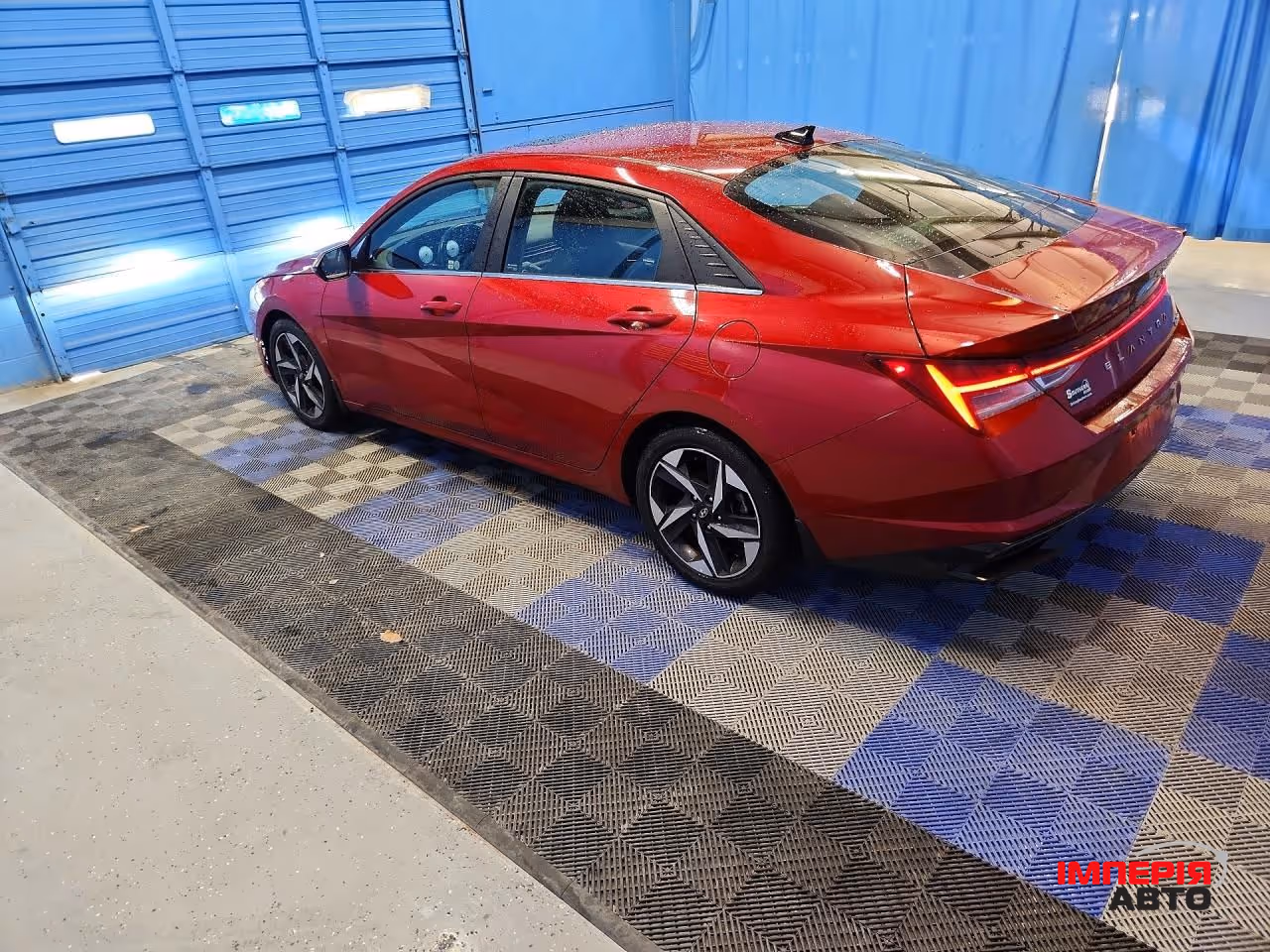 Hyundai Elantra - фото 3