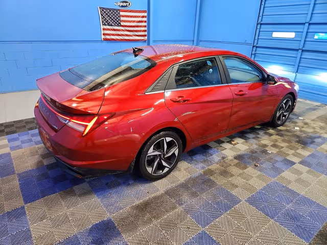 Hyundai Elantra - фото 4