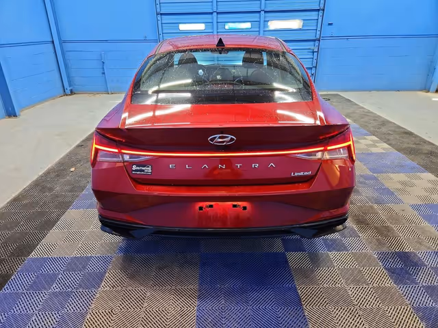 Hyundai Elantra - фото 5