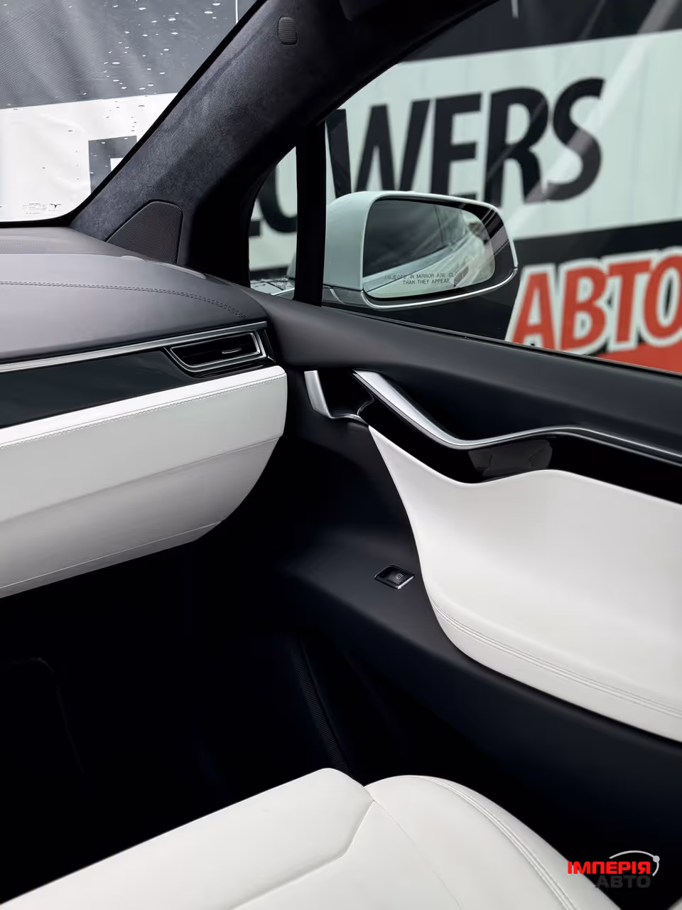 Tesla Model X - фото 11
